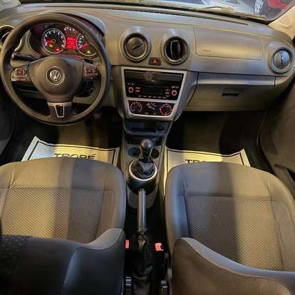 VOLKSWAGEN-VOYAGE-2014