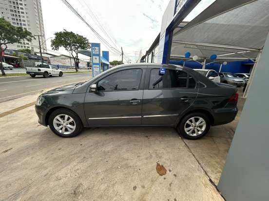 VOLKSWAGEN-VOYAGE-2013