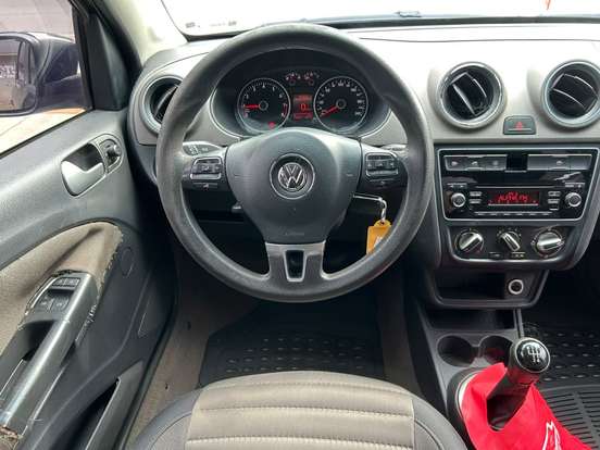 VOLKSWAGEN-VOYAGE-2013