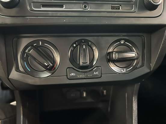 VOLKSWAGEN-VOYAGE-2020