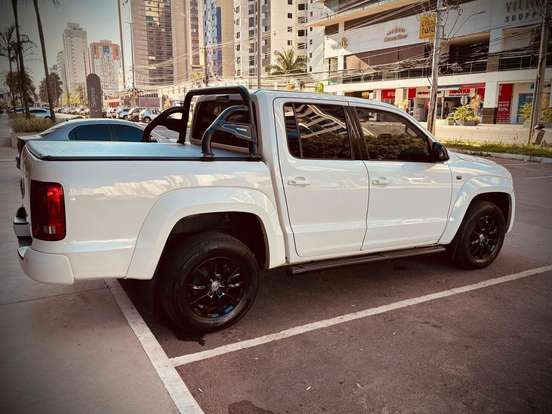 VOLKSWAGEN-AMAROK-2019