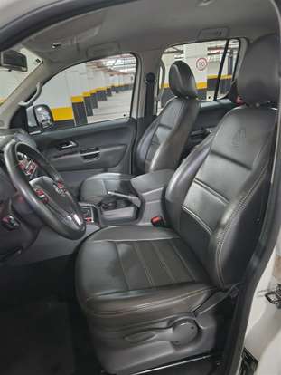 VOLKSWAGEN-AMAROK-2014