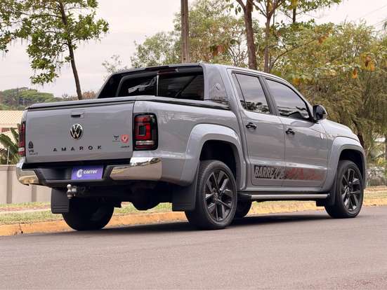 VOLKSWAGEN-AMAROK-2025