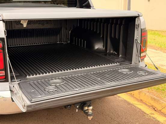 VOLKSWAGEN-AMAROK-2025