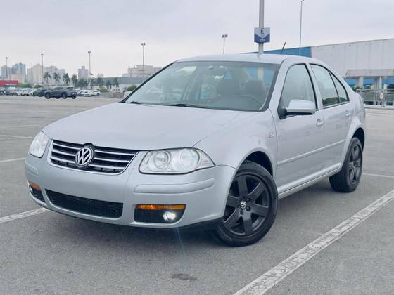 VOLKSWAGEN BORA 2.0 MI 8V GASOLINA 4P TIPTRONIC