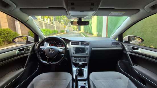 VOLKSWAGEN-GOLF-2017