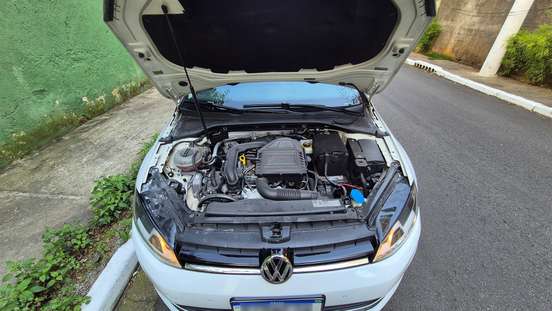 VOLKSWAGEN-GOLF-2017