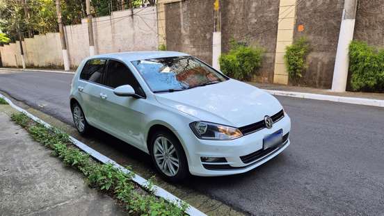 VOLKSWAGEN-GOLF-2017