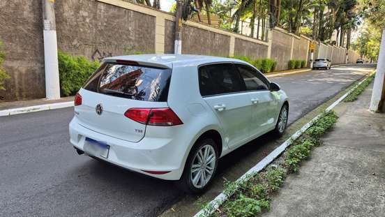 VOLKSWAGEN-GOLF-2017