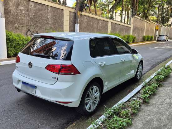 VOLKSWAGEN-GOLF-1.0 TSI COMFORTLINE 12V TOTAL FLEX 4P MANUAL VOLKSWAGEN-GOLF-2017