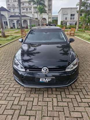 VOLKSWAGEN-GOLF-2015