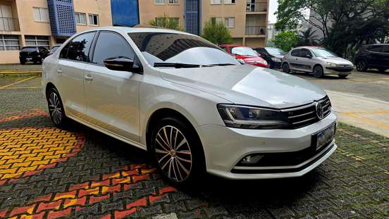 VOLKSWAGEN-JETTA-2017