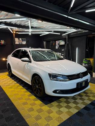 VOLKSWAGEN JETTA 2.0 COMFORTLINE FLEX 4P TIPTRONIC