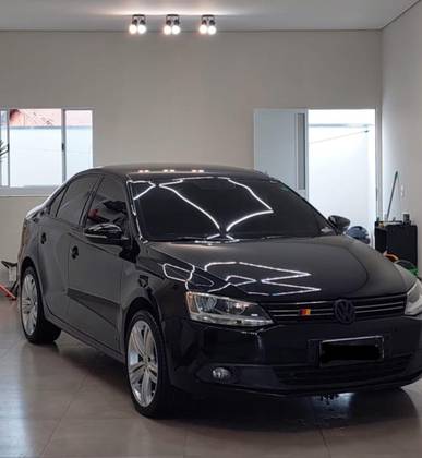 VOLKSWAGEN JETTA 2.0 COMFORTLINE FLEX 4P TIPTRONIC