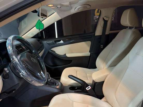 VOLKSWAGEN-JETTA-2.0 COMFORTLINE FLEX 4P TIPTRONIC VOLKSWAGEN-JETTA-2014