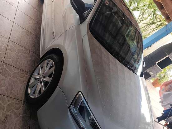 VOLKSWAGEN-JETTA-2.0 COMFORTLINE FLEX 4P TIPTRONIC VOLKSWAGEN-JETTA-2011