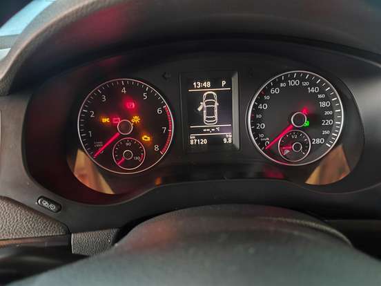 VOLKSWAGEN-JETTA-2011