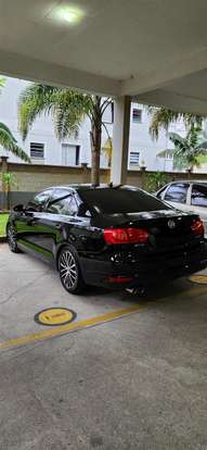 VOLKSWAGEN-JETTA-2013
