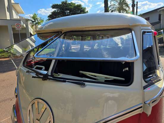 VOLKSWAGEN-KOMBI-1974