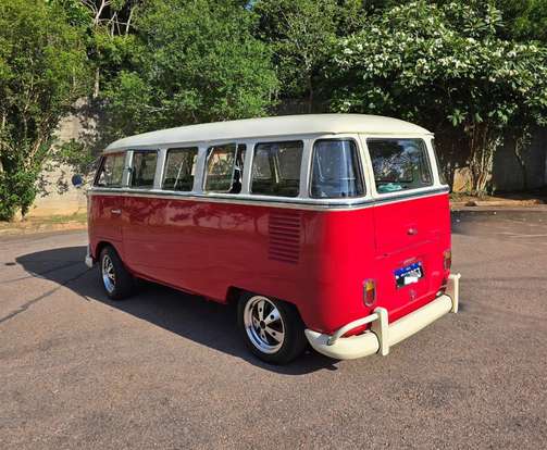VOLKSWAGEN-KOMBI-1974