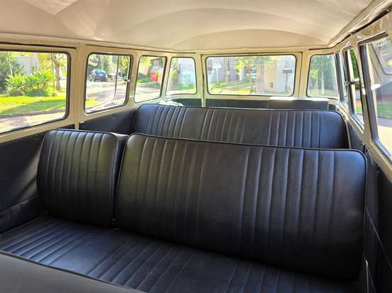 VOLKSWAGEN-KOMBI-1974