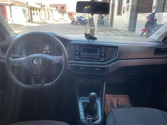 VOLKSWAGEN-POLO-2019