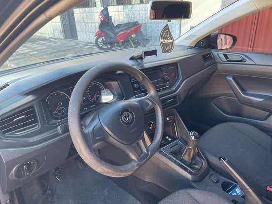 VOLKSWAGEN-POLO-2019