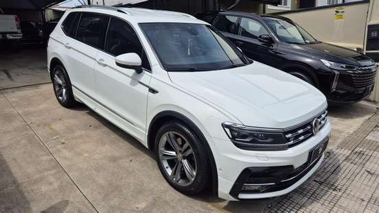 VOLKSWAGEN-TIGUAN-2018
