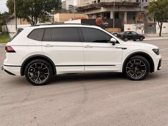 VOLKSWAGEN-TIGUAN-2019