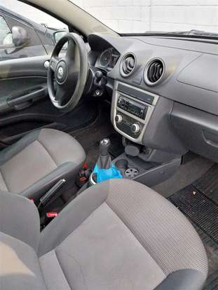 VOLKSWAGEN-VOYAGE-2010