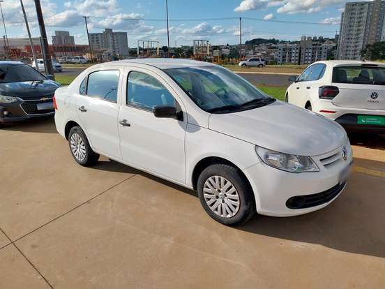 VOLKSWAGEN-VOYAGE-2010