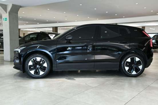 VOLVO-EX30-2024