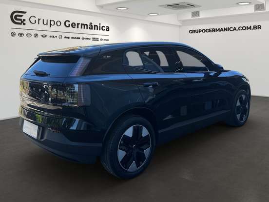 VOLVO-EX30-2024