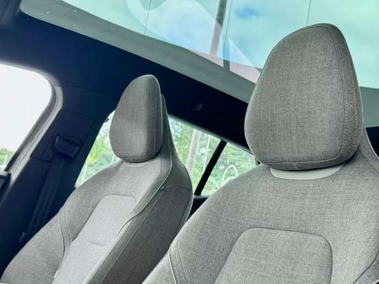 VOLVO-EX30-2025