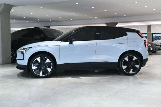 VOLVO-EX30-2024