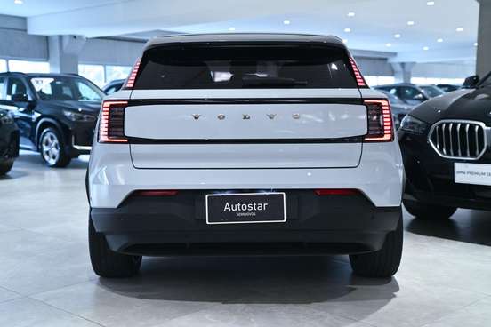 VOLVO-EX30-2024