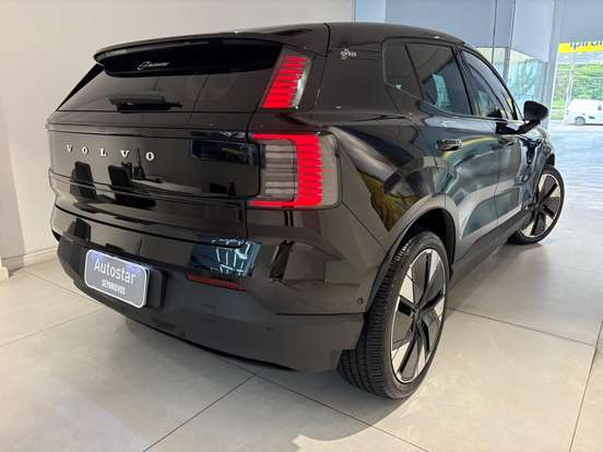 VOLVO-EX30-2024