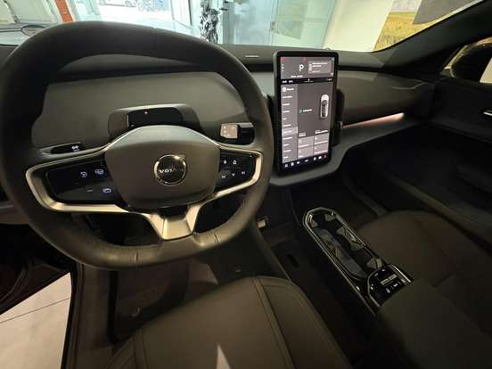 VOLVO-EX30-2024