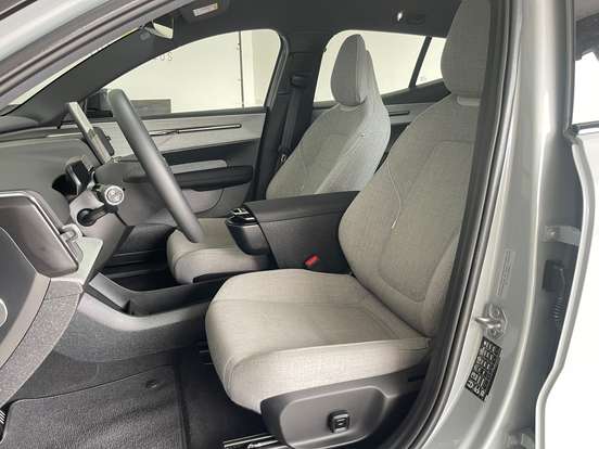 VOLVO-EX30-2024