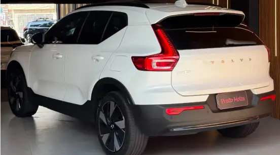 VOLVO-EX40-2024