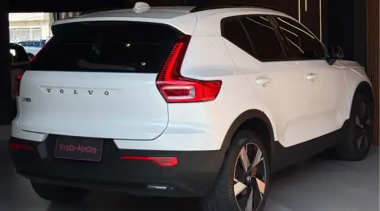 VOLVO-EX40-2024