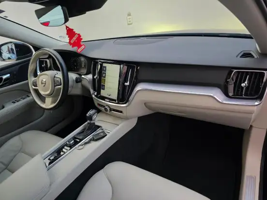 VOLVO-V60-2.0 T5 GASOLINA MOMENTUM GEARTRONIC VOLVO-V60-2020