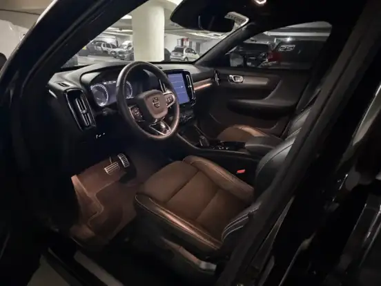 VOLVO-XC40-1.5 T5 RECHARGE R-DESIGN GEARTRONIC VOLVO-XC40-2021