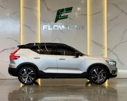 VOLVO-XC40-2019