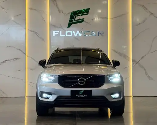 VOLVO-XC40-2019