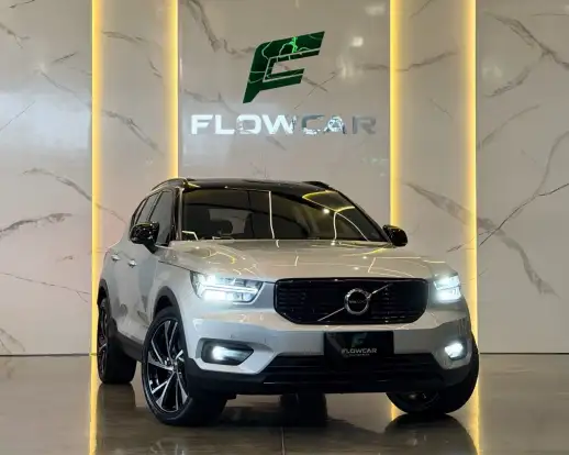 VOLVO-XC40-2019