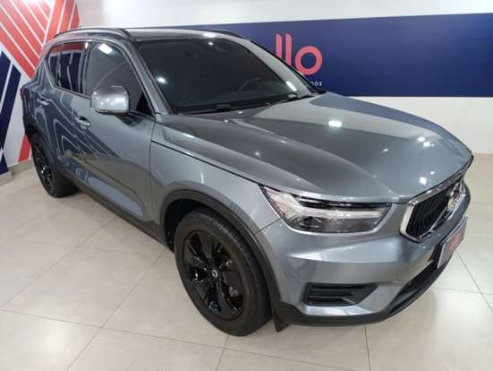 VOLVO-XC40-2019