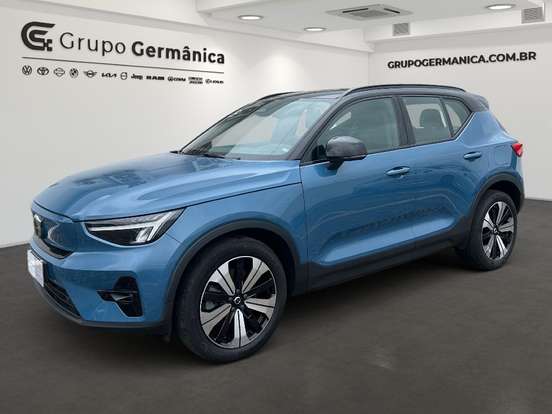 VOLVO-XC40-2022