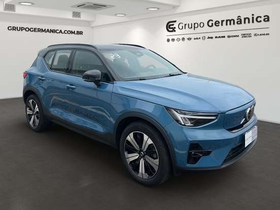 VOLVO-XC40-2022