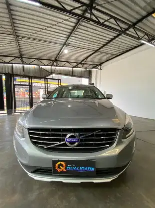 VOLVO-XC60-2015